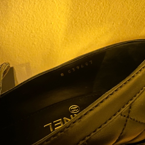 Used Chanel black heart pin loafer with heels - Picture 5 of 8